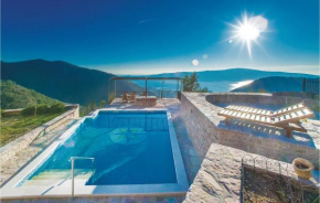Awesome Home In Tivat